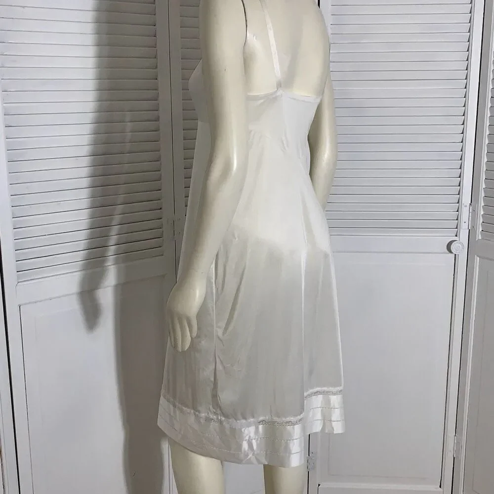 Vintage Lorraine Size 36 Tall Made in USA 100% Antron III Nylon White Full Slip - Picture 2 of 15